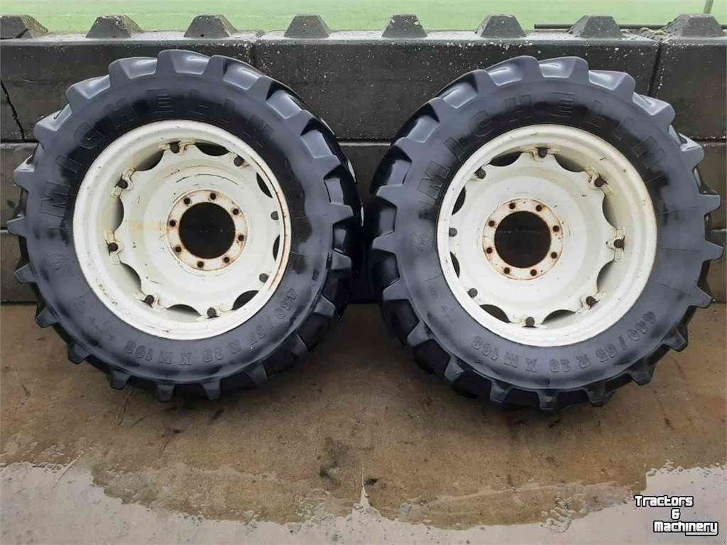 Sonstiges Traktorzubehör del tipo Michelin 440/65xR28 44065xR28, Gebrauchtmaschine en Zevenaar (Imagen 4)