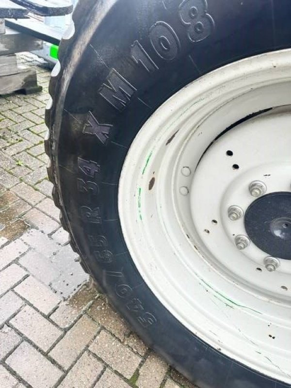 Sonstiges Traktorzubehör типа Michelin 540/65 R34 + 440/65 R24 Gazonbanden valtra, Gebrauchtmaschine в Marknesse (Фотография 2)