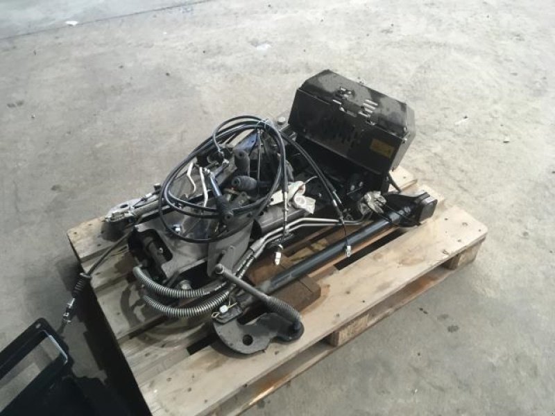 Sonstiges Traktorzubehör van het type New Holland Hydra. Hitch med udskud T7.HD, Gebrauchtmaschine in Skjern (Foto 1)