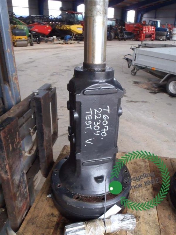 Sonstiges Traktorzubehör типа New Holland T6070 Venstre lår / Left Rear Axle, Gebrauchtmaschine в Viborg (Фотография 1)