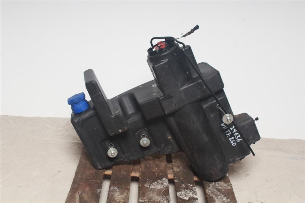 Sonstiges Traktorzubehör типа New Holland T7.260 AdBluetank / Adblue Tank, Gebrauchtmaschine в Viborg (Фотография 5)