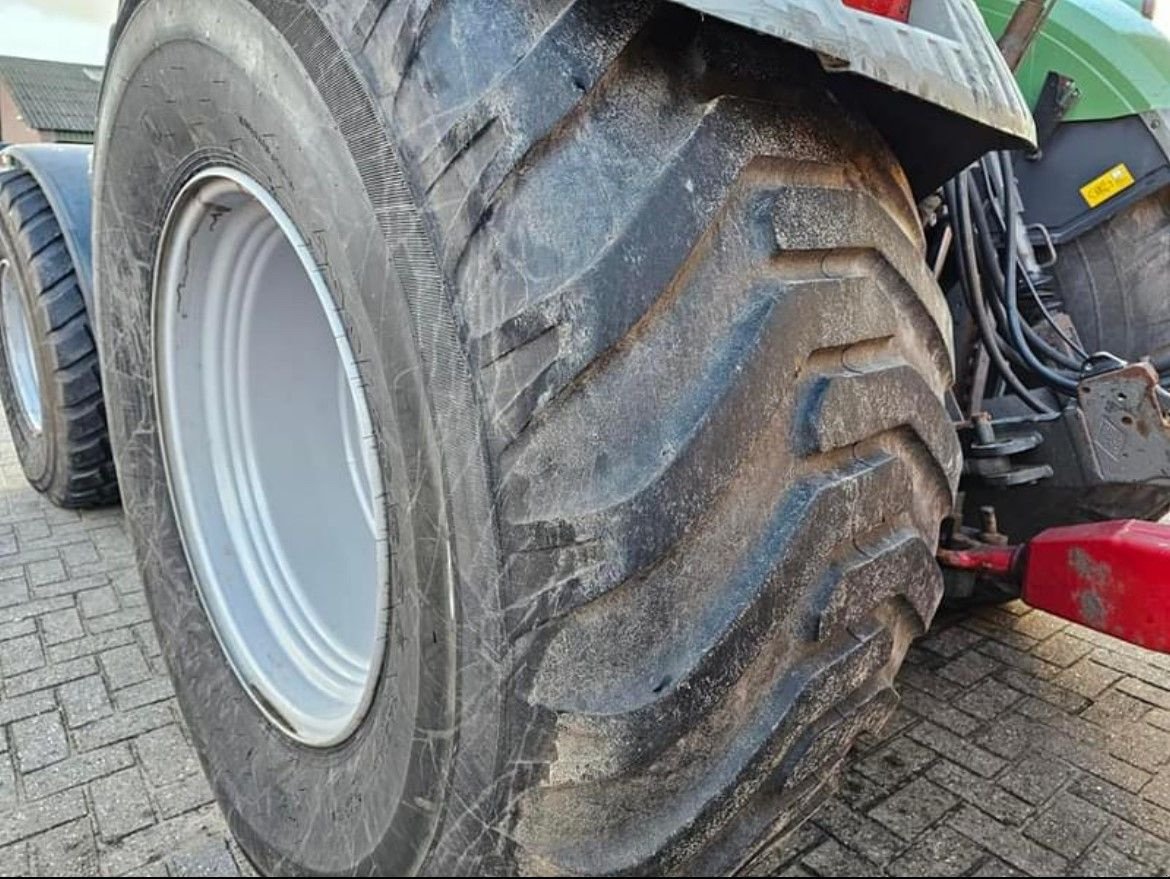 Sonstiges Traktorzubehör des Typs Nokian 800/60R32 en 620/60R26.5, Gebrauchtmaschine in Hardinxveld-Giessendam (Bild 5)