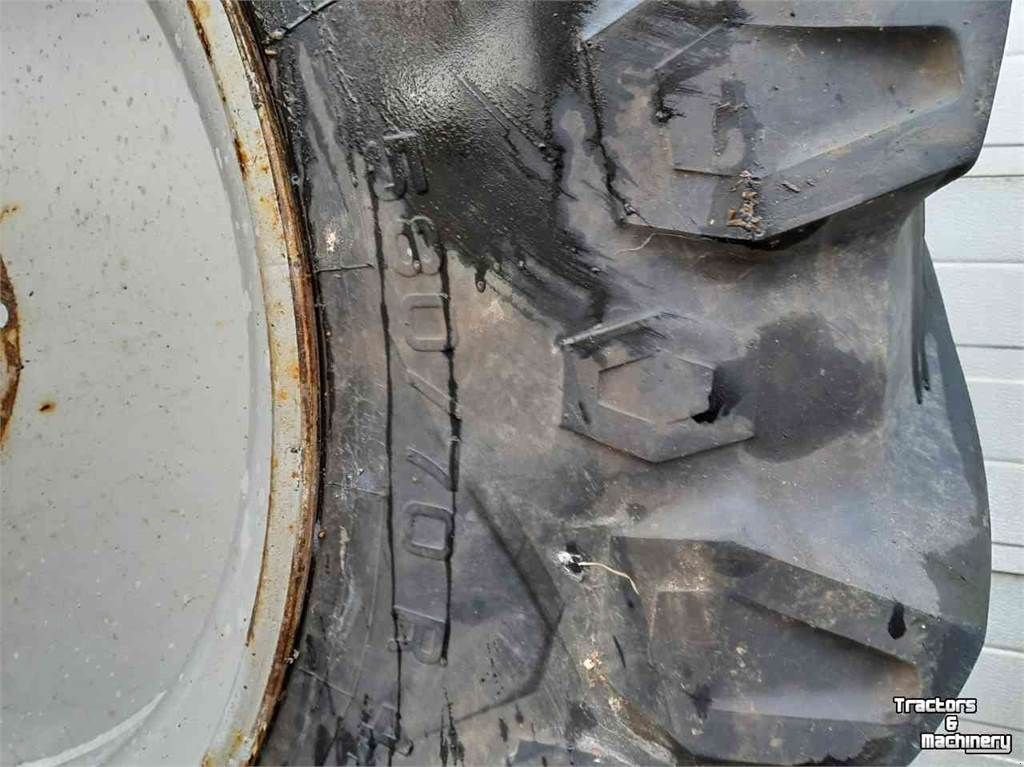 Sonstiges Traktorzubehör типа Pirelli 580/70xR42 5807042 wielen, Gebrauchtmaschine в Zevenaar (Фотография 6)