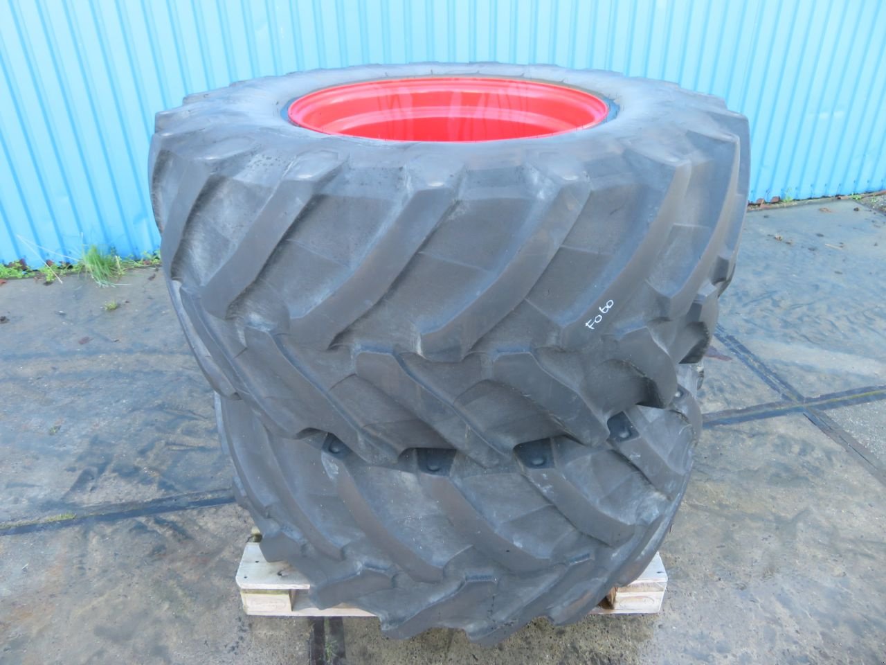 Sonstiges Traktorzubehör des Typs Pirelli 600/65R28 op 10-gaats Fendt velg, Gebrauchtmaschine in Joure (Bild 1)