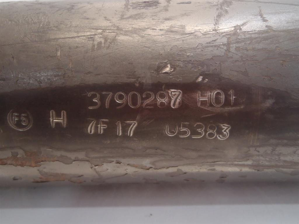 Sonstiges Traktorzubehör des Typs Renault ARES 640 RZ Liftcylinder højre, Gebrauchtmaschine in Viborg (Bild 2)