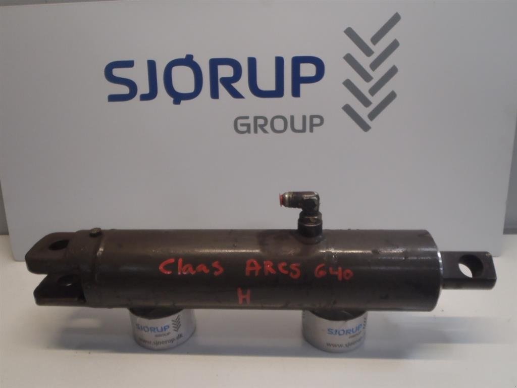 Sonstiges Traktorzubehör des Typs Renault ARES 640 RZ Liftcylinder højre, Gebrauchtmaschine in Viborg (Bild 1)