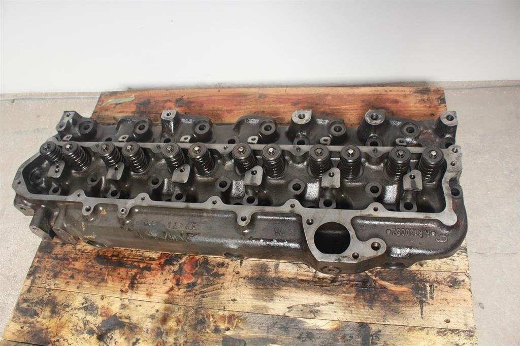 Sonstiges Traktorzubehör typu Renault ARES Topstykke / Cylinder Head, Gebrauchtmaschine v Viborg (Obrázek 5)