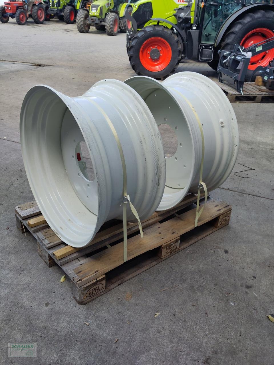 Sonstiges Traktorzubehör типа Renault Felgen Satz 14X30  neu 751-4, 951-4, große TX-Reihe, Neumaschine в Geiselhöring (Фотография 3)