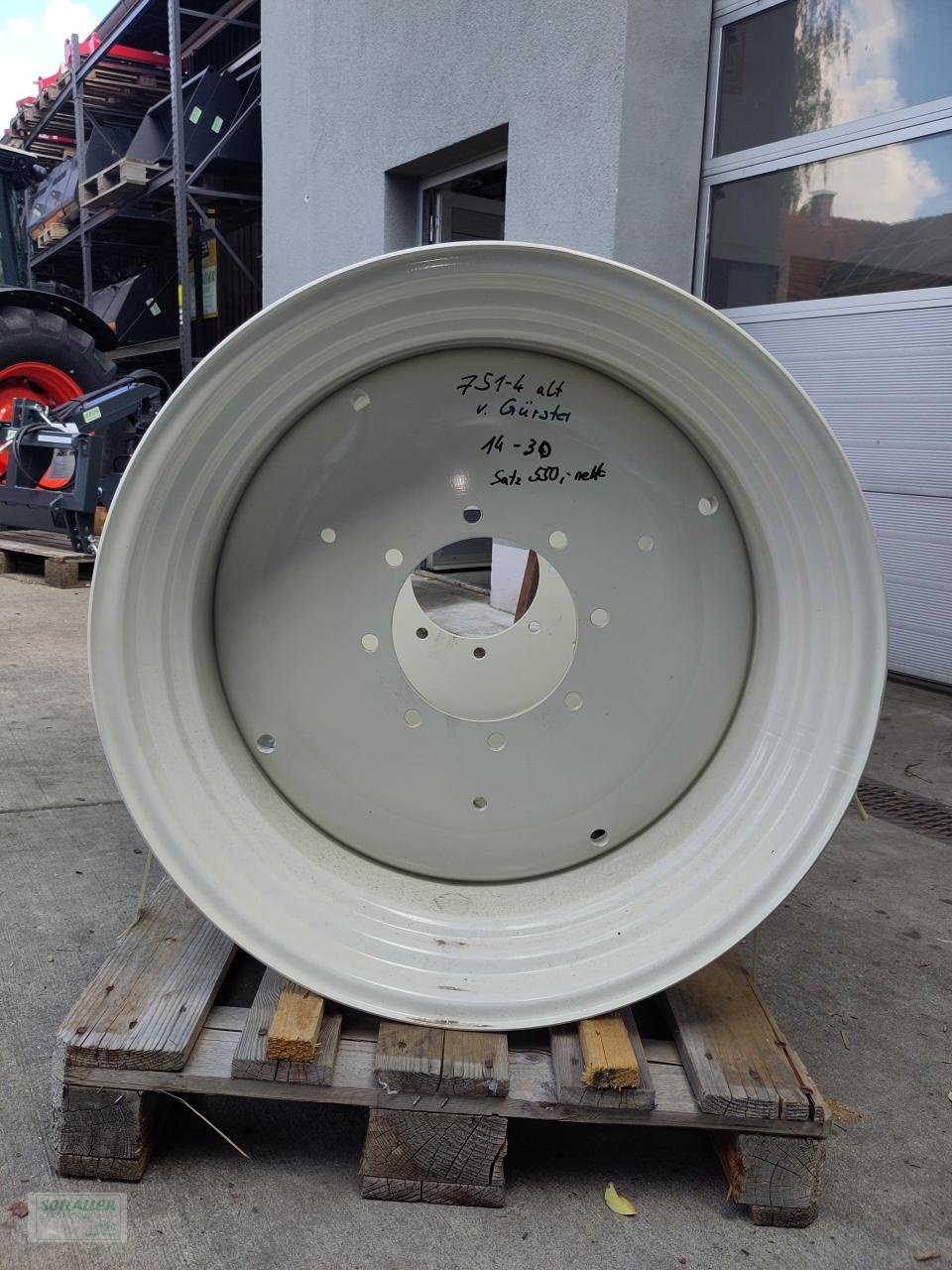 Sonstiges Traktorzubehör типа Renault Felgen Satz 14X30  neu 751-4, 951-4, große TX-Reihe, Neumaschine в Geiselhöring (Фотография 4)