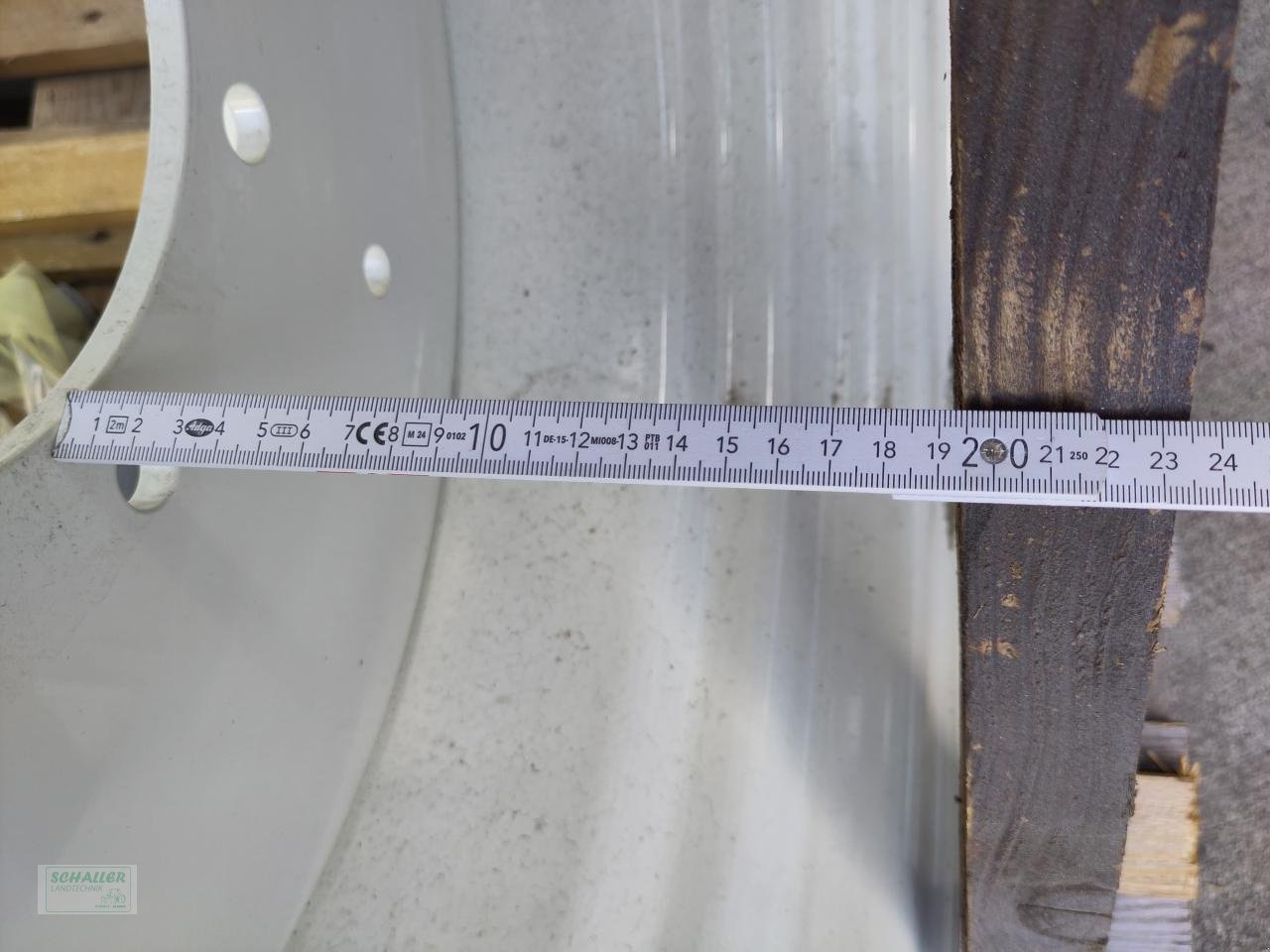 Sonstiges Traktorzubehör типа Renault Felgen Satz 14X30  neu 751-4, 951-4, große TX-Reihe, Neumaschine в Geiselhöring (Фотография 9)