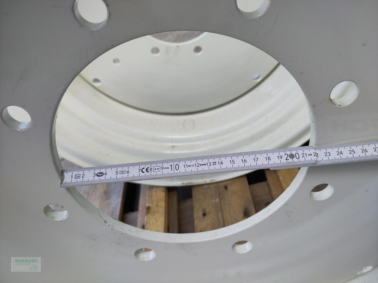 Sonstiges Traktorzubehör типа Renault Felgen Satz 14X30  neu 751-4, 951-4, große TX-Reihe, Neumaschine в Geiselhöring (Фотография 10)