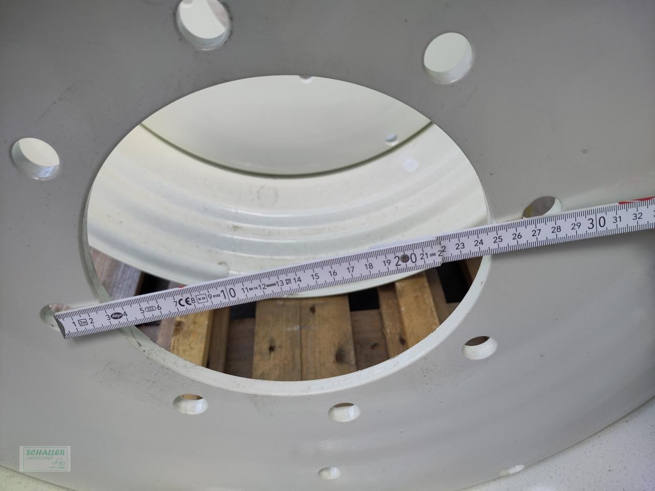 Sonstiges Traktorzubehör типа Renault Felgen Satz 14X30  neu 751-4, 951-4, große TX-Reihe, Neumaschine в Geiselhöring (Фотография 11)