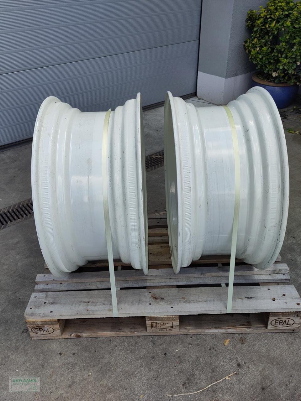 Sonstiges Traktorzubehör des Typs Renault Felgen Satz 14X30  neu 751-4s, MX u. Ceres, Neumaschine in Geiselhöring (Bild 2)