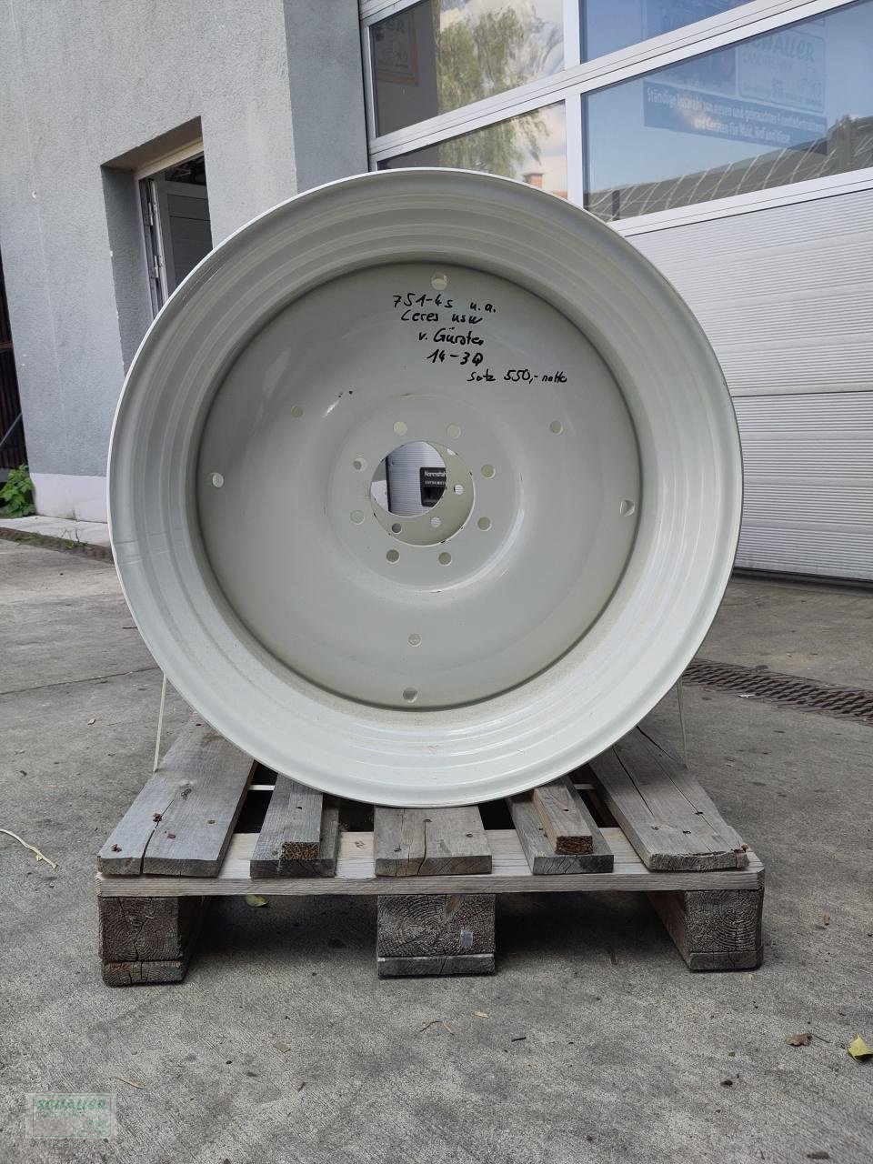 Sonstiges Traktorzubehör des Typs Renault Felgen Satz 14X30  neu 751-4s, MX u. Ceres, Neumaschine in Geiselhöring (Bild 3)