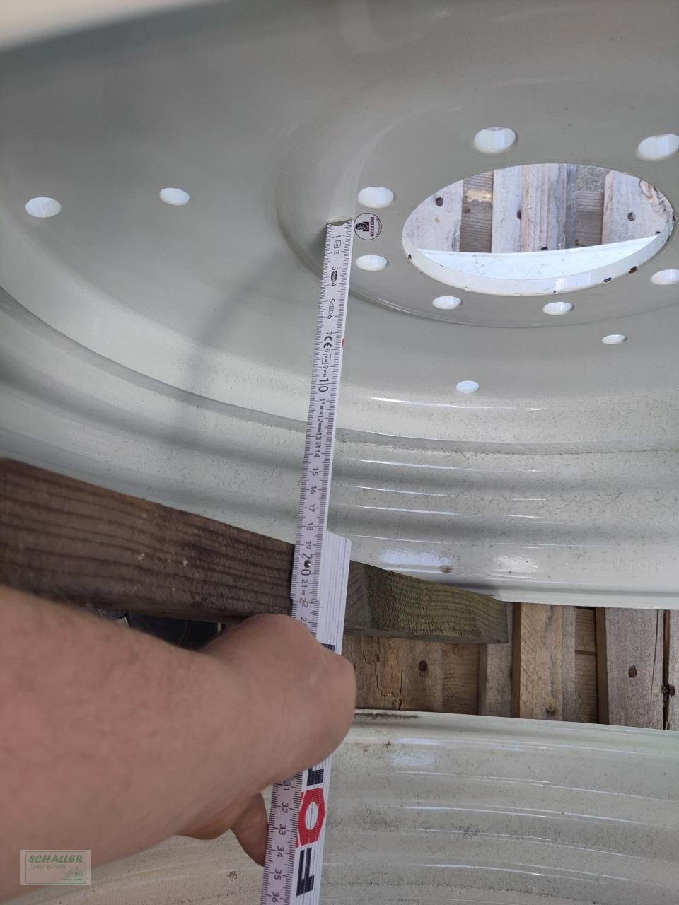 Sonstiges Traktorzubehör des Typs Renault Felgen Satz 14X30  neu 751-4s, MX u. Ceres, Neumaschine in Geiselhöring (Bild 8)