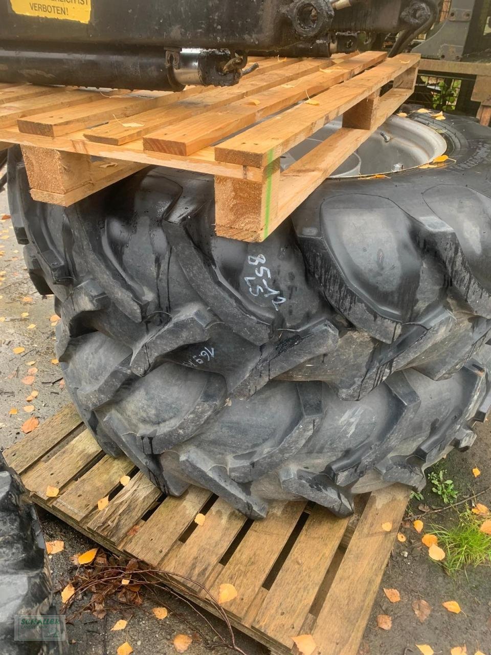 Sonstiges Traktorzubehör van het type Renault Hinterräder 16.9 R34 passend zu Renault, Gebrauchtmaschine in Geiselhöring (Foto 4)