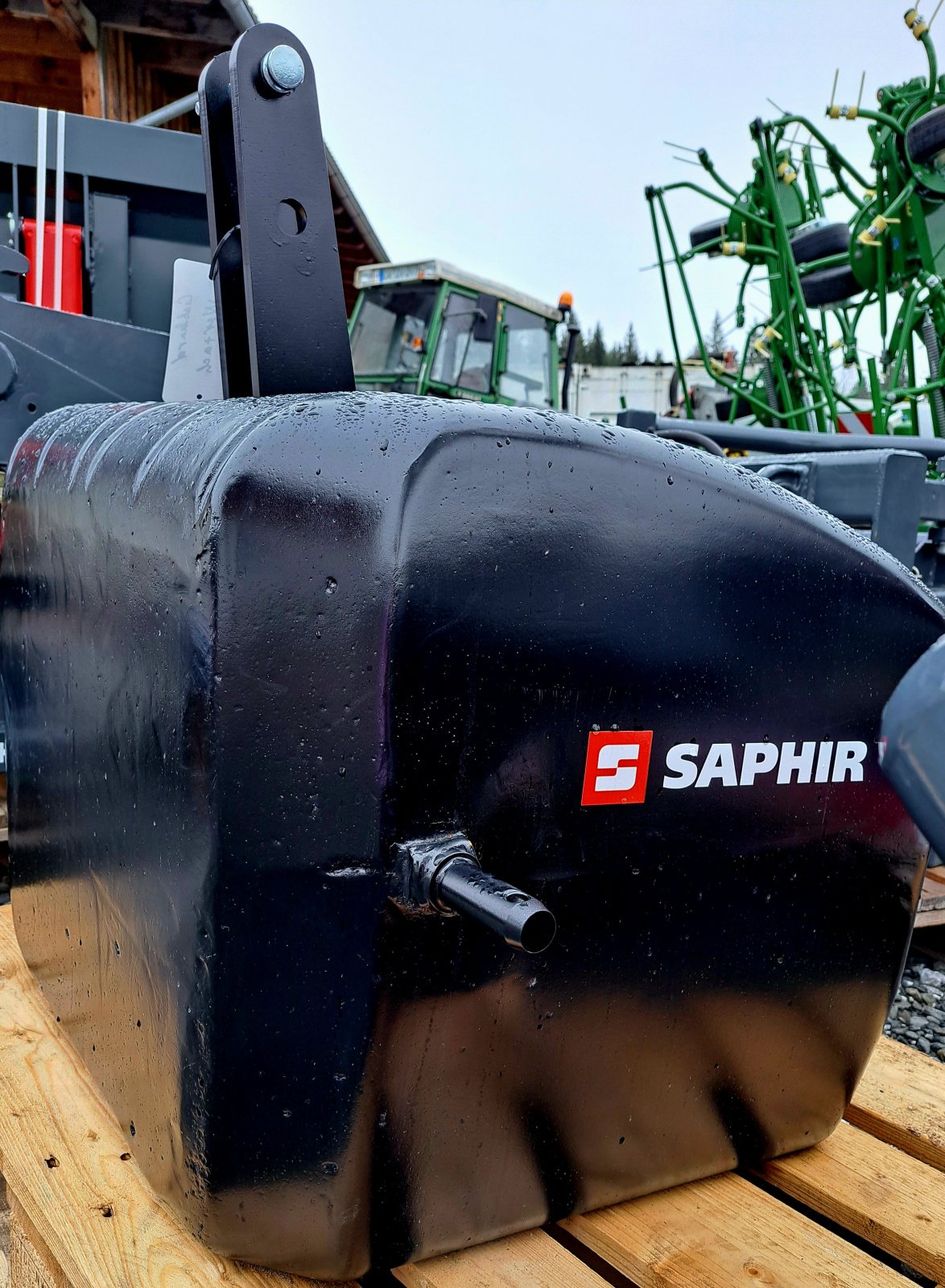 Sonstiges Traktorzubehör tip Saphir NG 650 kg, Neumaschine in Wertach (Poză 1)
