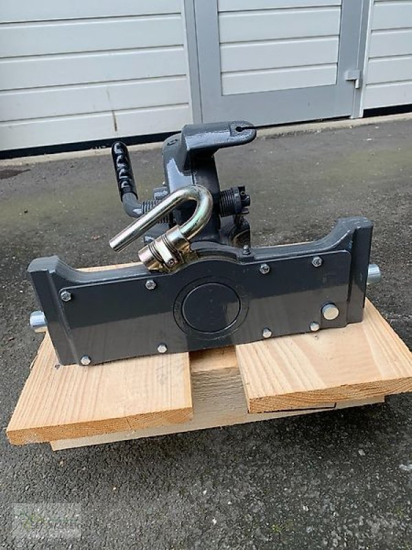 Sonstiges Traktorzubehör Türe ait Sauermann Anhängekupplung 31,2er Schlitten, 38er Bolzen, Neumaschine içinde Alitzheim (resim 3)