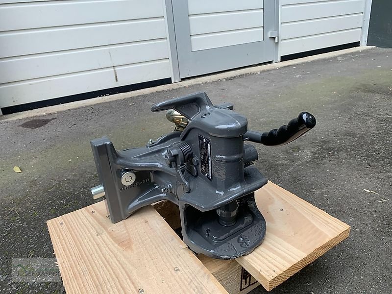 Sonstiges Traktorzubehör Türe ait Sauermann Anhängekupplung 31,2er Schlitten, 38er Bolzen, Neumaschine içinde Alitzheim (resim 9)