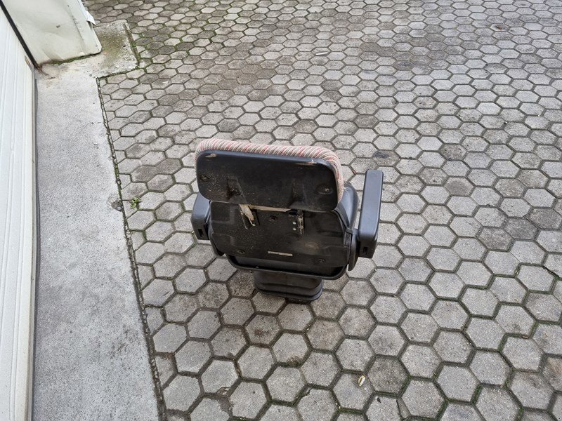 Sonstiges Traktorzubehör des Typs Seat Sitz, Gebrauchtmaschine in Chur (Bild 2)