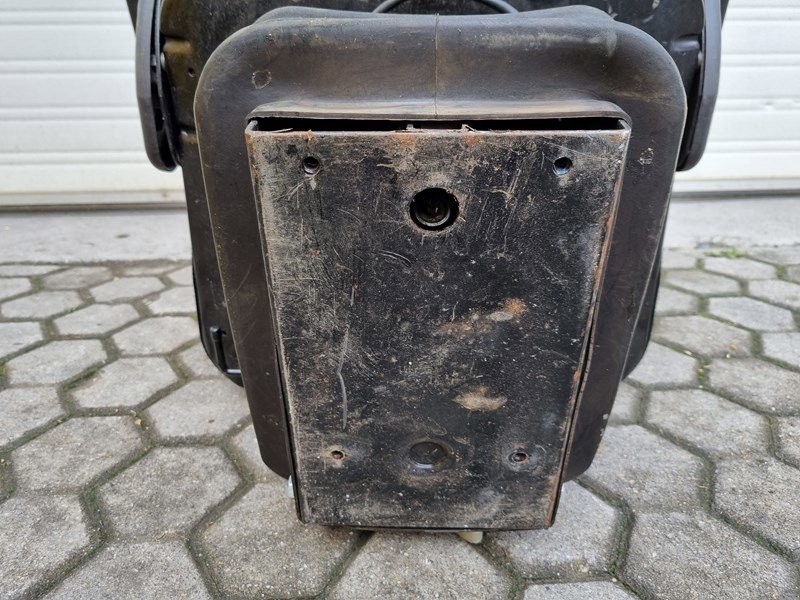 Sonstiges Traktorzubehör des Typs Seat Sitz, Gebrauchtmaschine in Chur (Bild 4)
