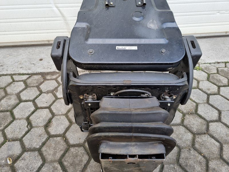 Sonstiges Traktorzubehör des Typs Seat Sitz, Gebrauchtmaschine in Chur (Bild 3)