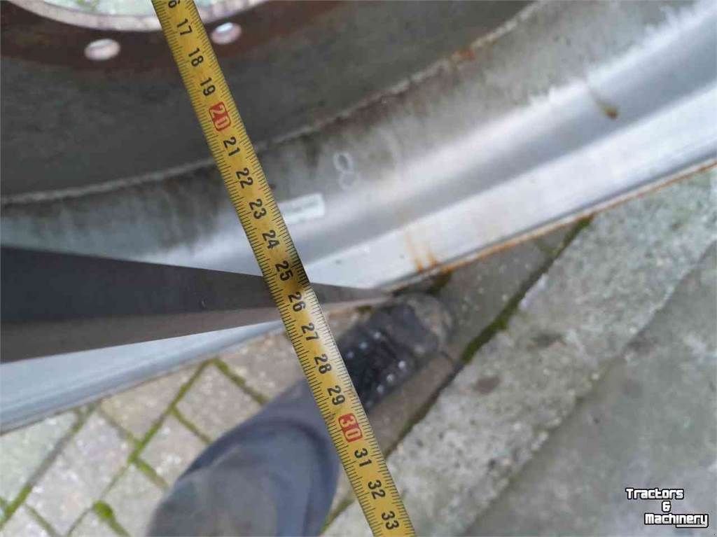 Sonstiges Traktorzubehör des Typs Sonstige 18x42 velg, Gebrauchtmaschine in Zevenaar (Bild 4)