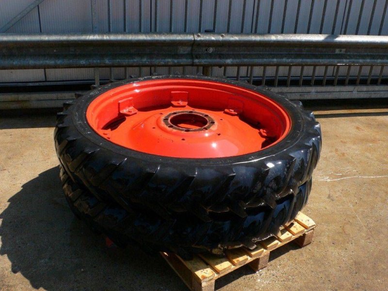 Sonstiges Traktorzubehör van het type Sonstige 2 x Michelin 9.5 R44 Bibagrip 3, Gebrauchtmaschine in Borne (Foto 1)