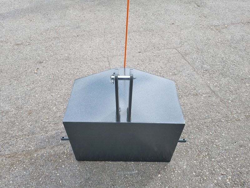 Sonstiges Traktorzubehör des Typs Sonstige 450 kg Frontgewicht, Neumaschine in Chur (Bild 4)