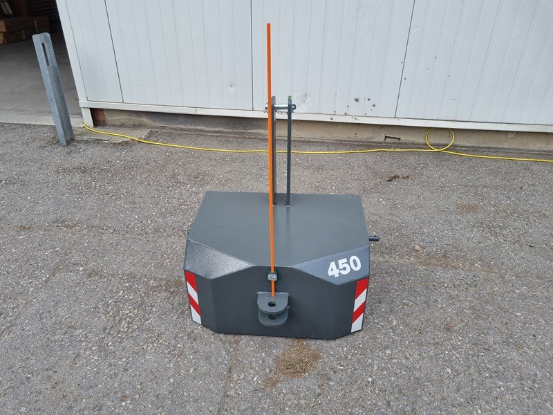 Sonstiges Traktorzubehör des Typs Sonstige 450 kg Frontgewicht, Neumaschine in Chur (Bild 1)