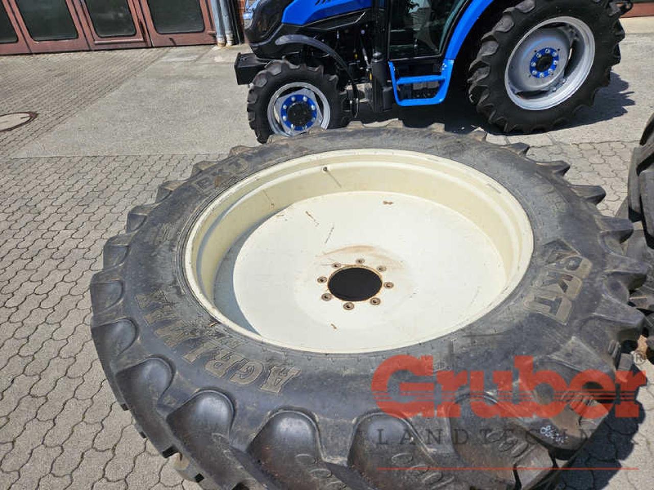 Sonstiges Traktorzubehör типа Sonstige BKT Agrimaxx RT855 420/80R46 - 420/85R28, Gebrauchtmaschine в Ampfing (Фотография 3)