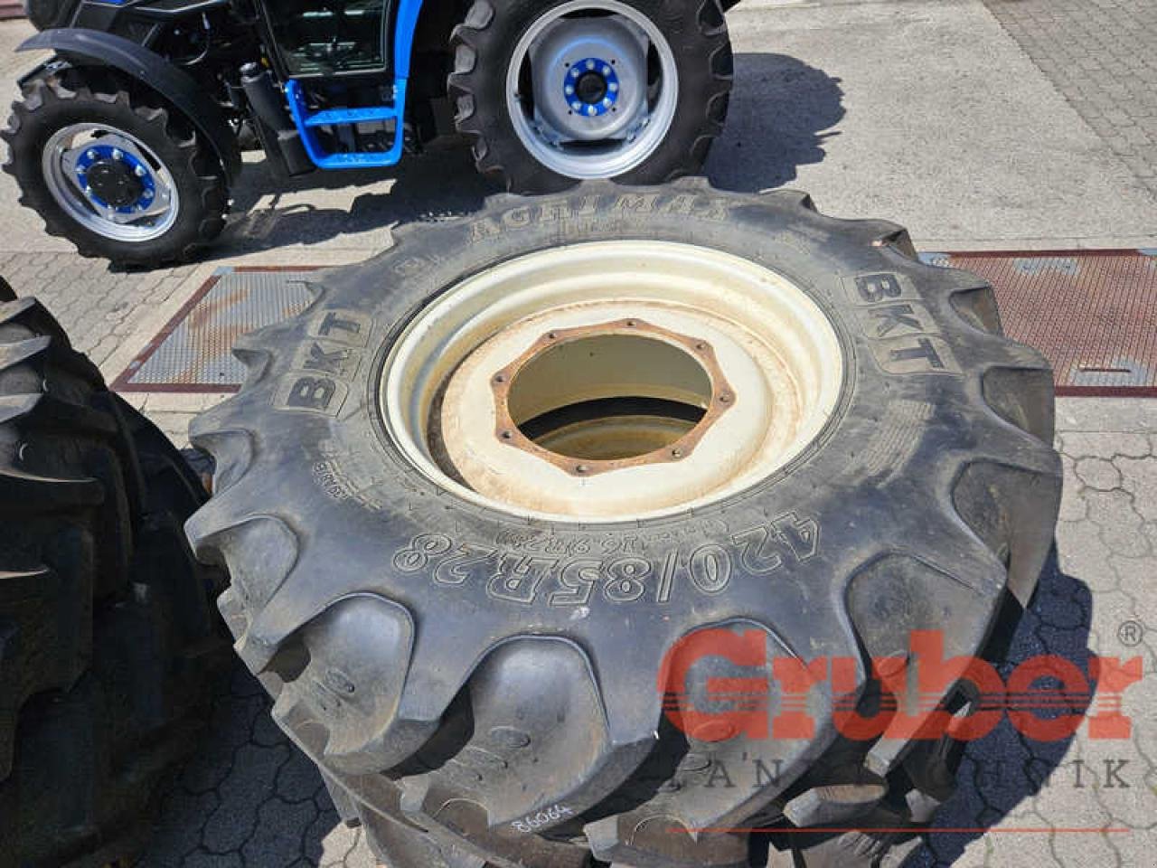 Sonstiges Traktorzubehör типа Sonstige BKT Agrimaxx RT855 420/80R46 - 420/85R28, Gebrauchtmaschine в Ampfing (Фотография 4)