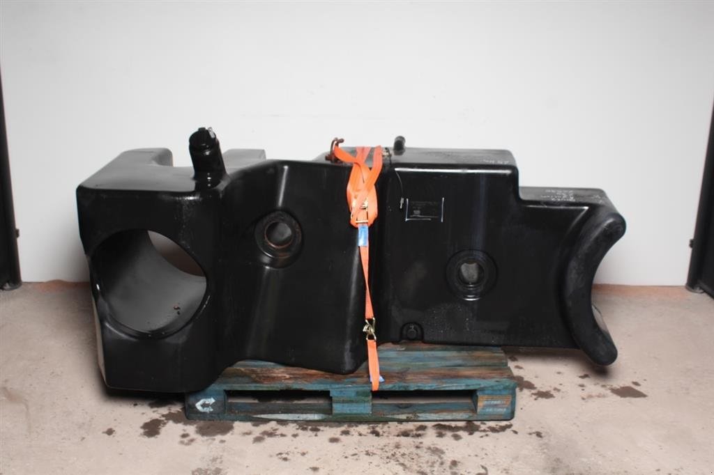 Sonstiges Traktorzubehör des Typs Sonstige Dieseltank Deutz Agrotron 230 / Fuel Tank, Gebrauchtmaschine in Viborg (Bild 2)