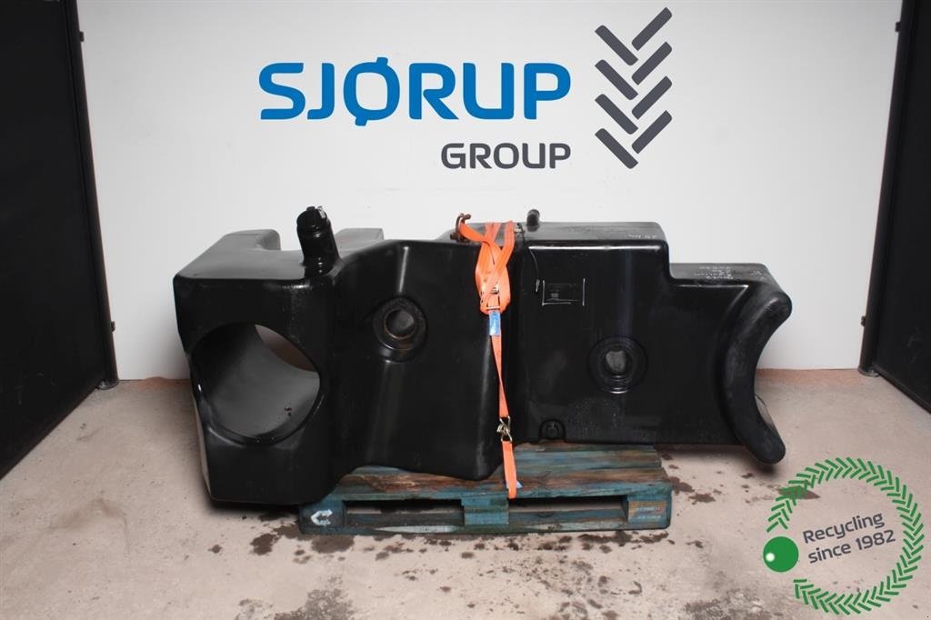 Sonstiges Traktorzubehör des Typs Sonstige Dieseltank Deutz Agrotron 230 / Fuel Tank, Gebrauchtmaschine in Viborg (Bild 1)