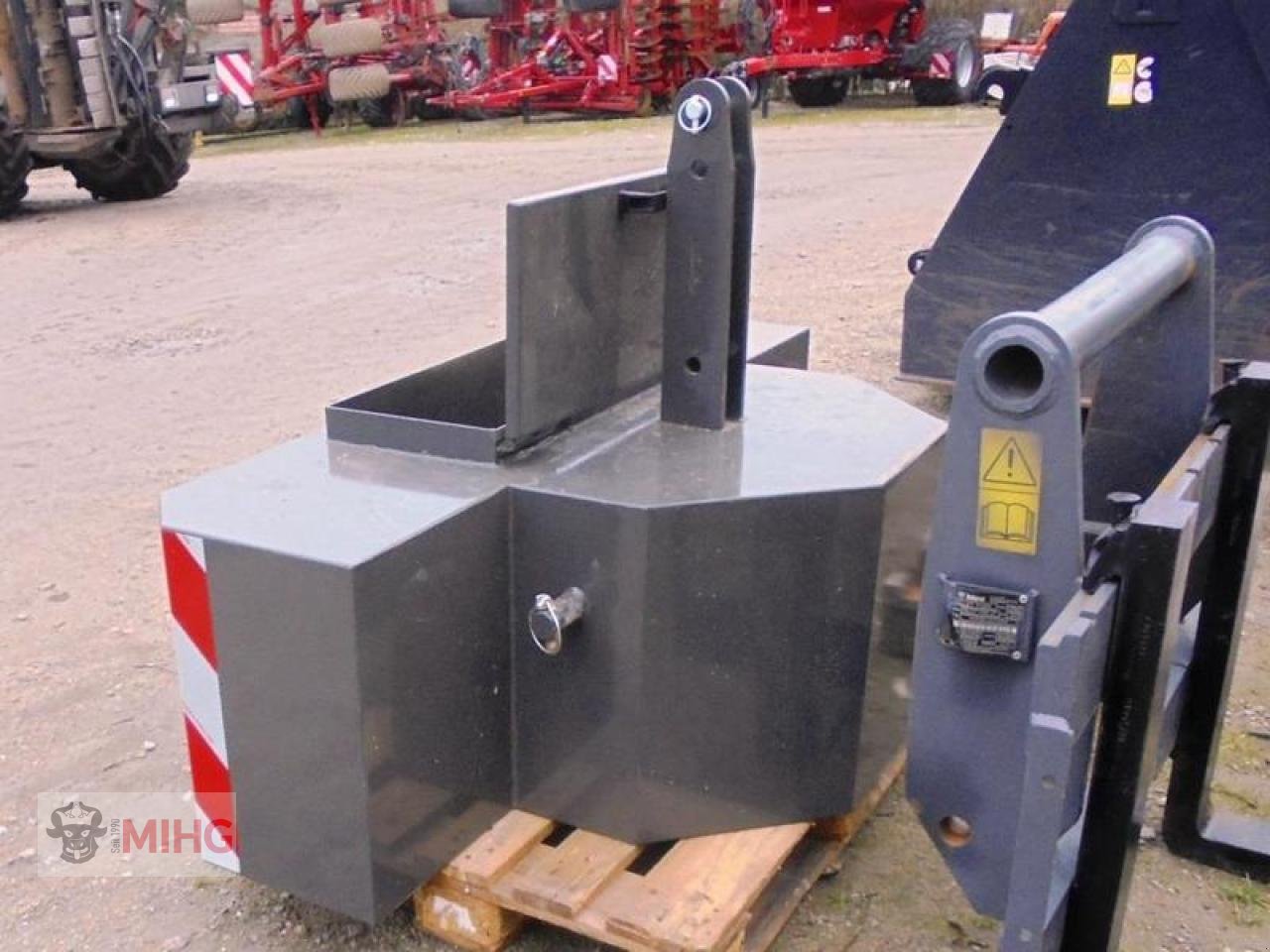 Sonstiges Traktorzubehör van het type Sonstige FRONTGEWICHT STAHL 1100 KG, Neumaschine in Dummerstorf OT Petschow (Foto 1)