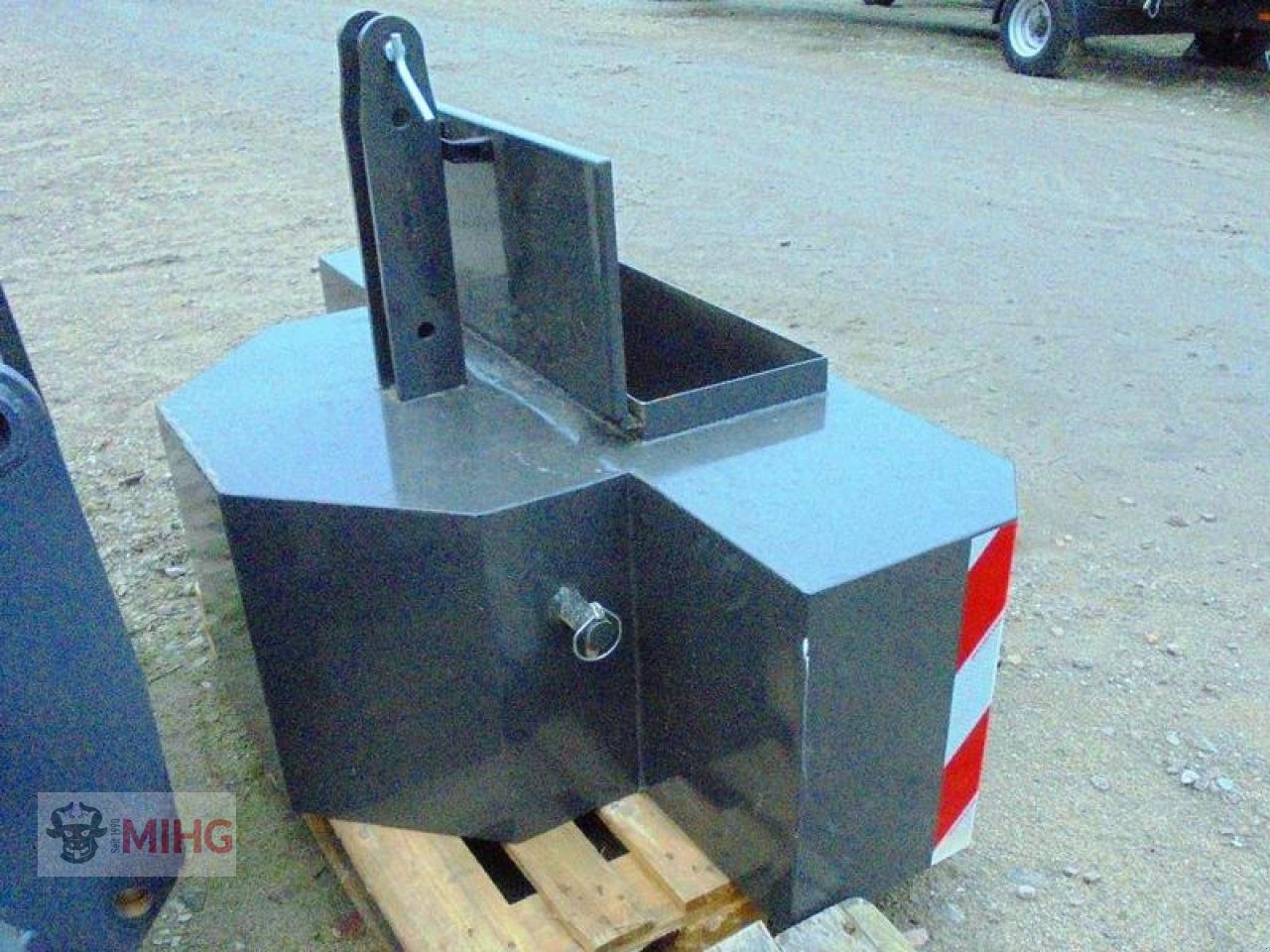 Sonstiges Traktorzubehör van het type Sonstige FRONTGEWICHT STAHL 1100 KG, Neumaschine in Dummerstorf OT Petschow (Foto 3)