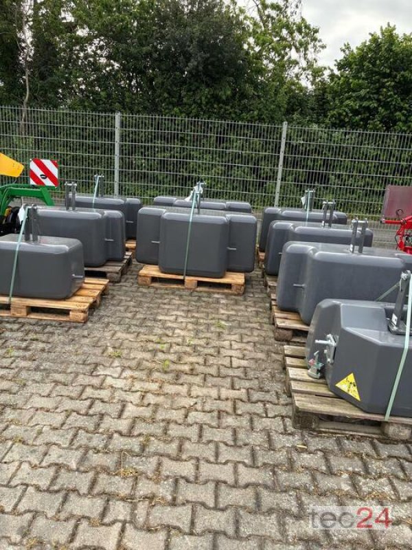 Sonstiges Traktorzubehör des Typs Sonstige GEWICHT, Neumaschine in Anröchte-Altengeseke (Bild 1)
