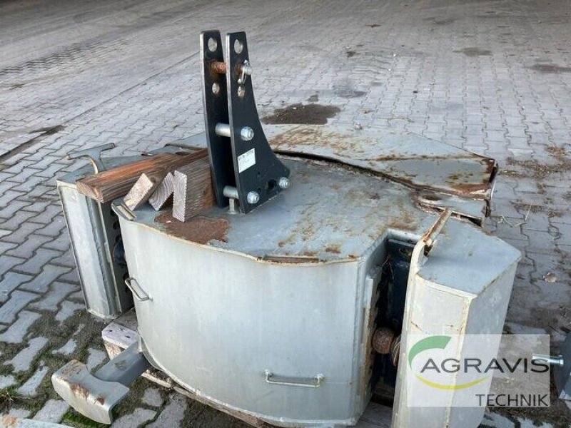 Sonstiges Traktorzubehör des Typs Sonstige GEWICHT, Gebrauchtmaschine in Uelzen (Bild 2)