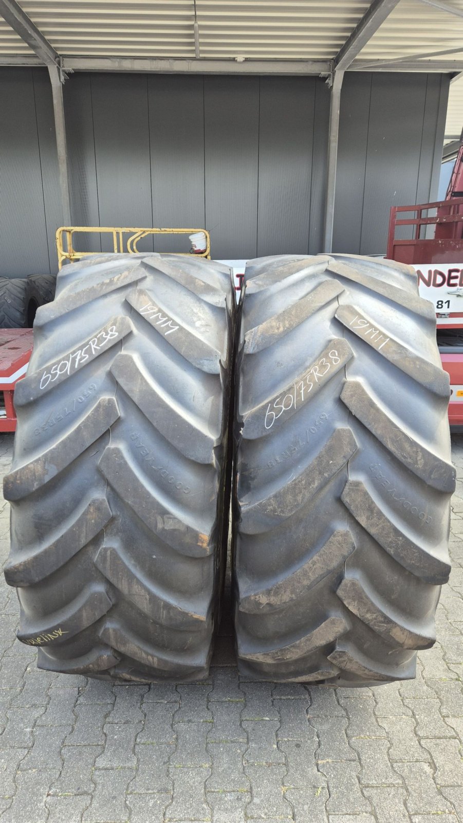 Sonstiges Traktorzubehör типа Sonstige Good Year 650/75R38 19mm op JOHN DEERE velgen, Gebrauchtmaschine в Schoonebeek (Фотография 4)