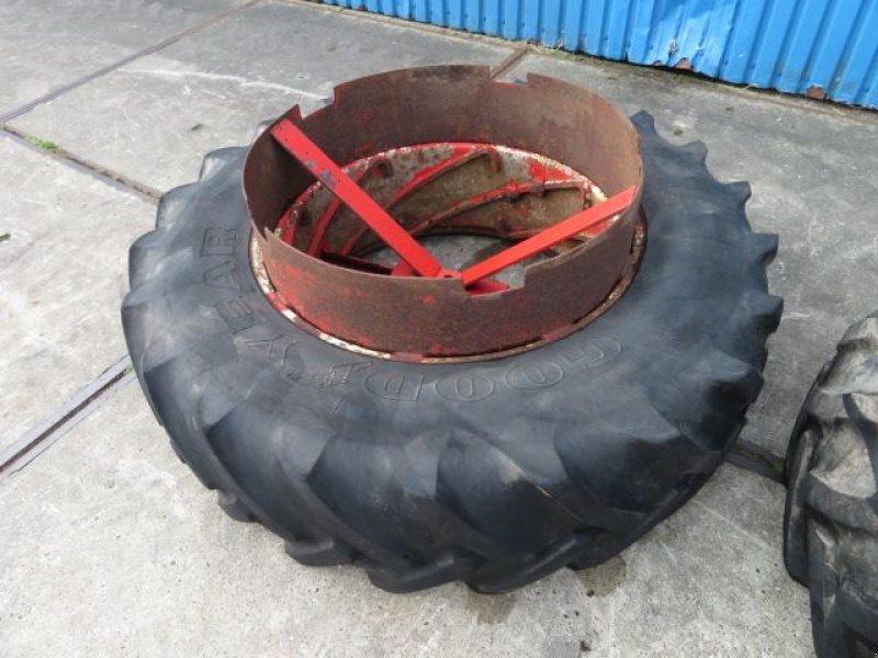 Sonstiges Traktorzubehör typu Sonstige Goodyear/Fendt Dubbelwiel 18.4R38 met spindel, Gebrauchtmaschine v Joure (Obrázek 2)