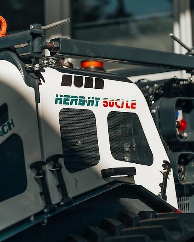 Sonstiges Traktorzubehör typu Sonstige Hymach 50C ILE Funkraupe Mulchraupe Geräteträger Mähraupe Raupe, Gebrauchtmaschine v Schmallenberg (Obrázek 4)