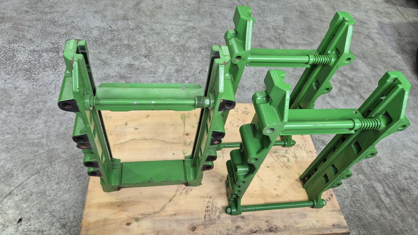 Sonstiges Traktorzubehör typu Sonstige JOHN DEERE Sauermann Rockinger Trekhaakslee trekhaakrail 8R, Gebrauchtmaschine v Schoonebeek (Obrázek 3)