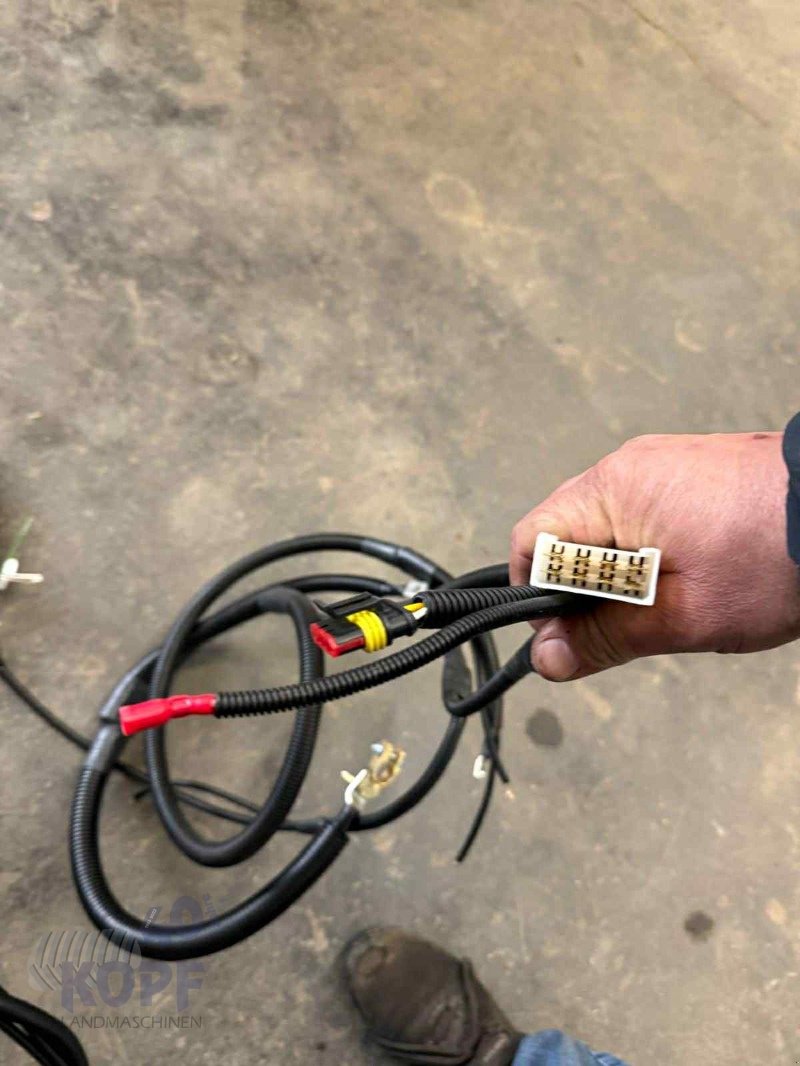 Sonstiges Traktorzubehör tipa Sonstige Kabelbäume für Fendt und andere Traktormarken, Neumaschine u Schutterzell (Slika 3)