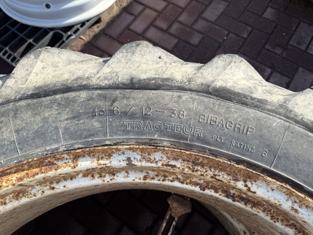Sonstiges Traktorzubehör van het type Sonstige molcon Dubbellucht Michelin Banden, Gebrauchtmaschine in BOEKEL (Foto 7)