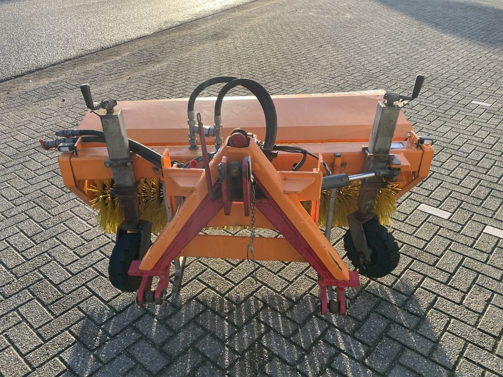 Sonstiges Traktorzubehör от тип Sonstige Nesbo Veegmachine HF1600 S, Gebrauchtmaschine в BOEKEL (Снимка 8)