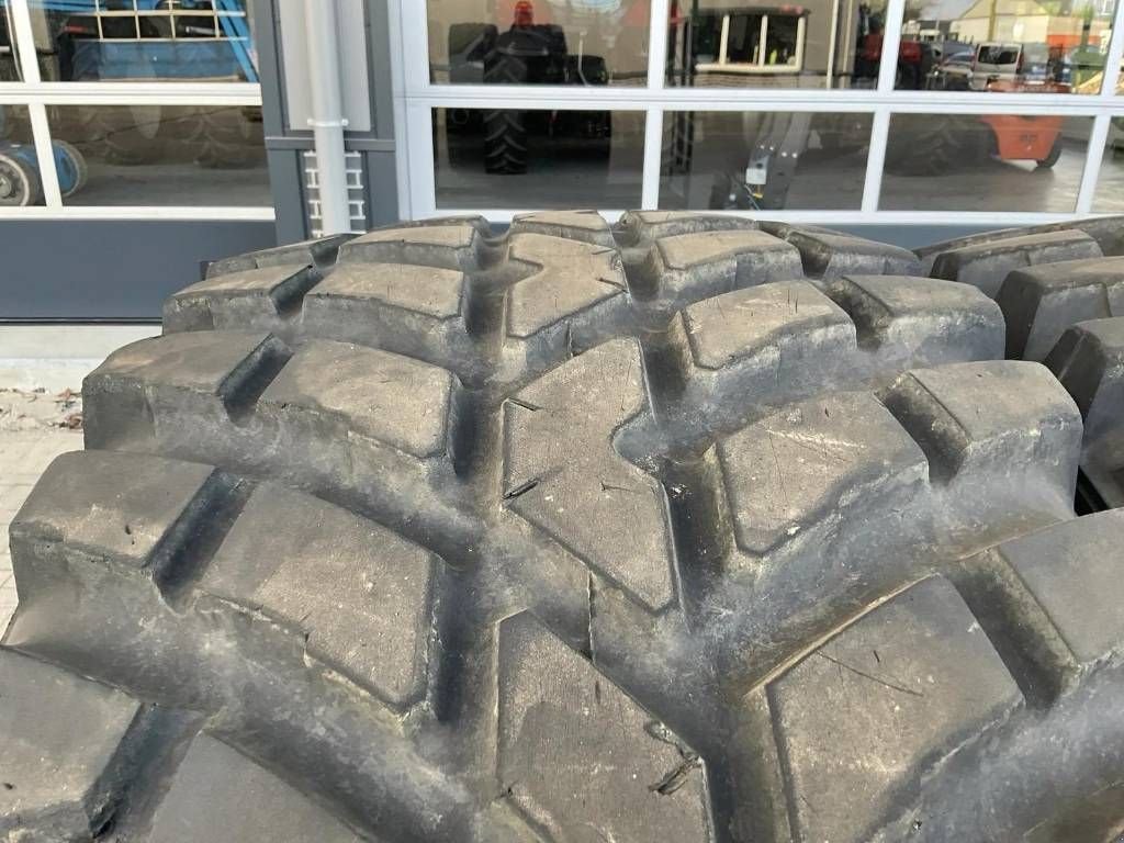 Sonstiges Traktorzubehör типа Sonstige Nokian 650/65 R42 + 540/65 R30 TRI2, Gebrauchtmaschine в Marknesse (Фотография 10)