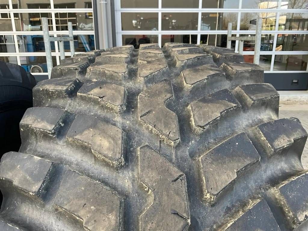 Sonstiges Traktorzubehör типа Sonstige Nokian 650/65 R42 + 540/65 R30 TRI2, Gebrauchtmaschine в Marknesse (Фотография 5)