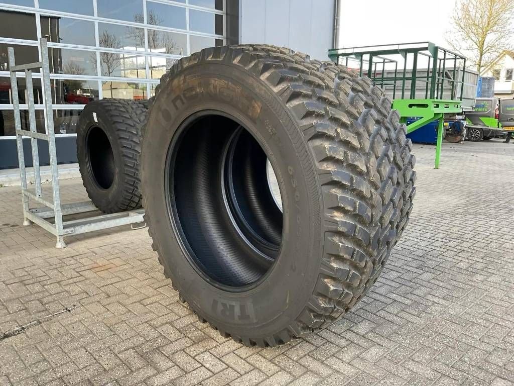 Sonstiges Traktorzubehör типа Sonstige Nokian 650/65 R42 + 540/65 R30 TRI2, Gebrauchtmaschine в Marknesse (Фотография 3)
