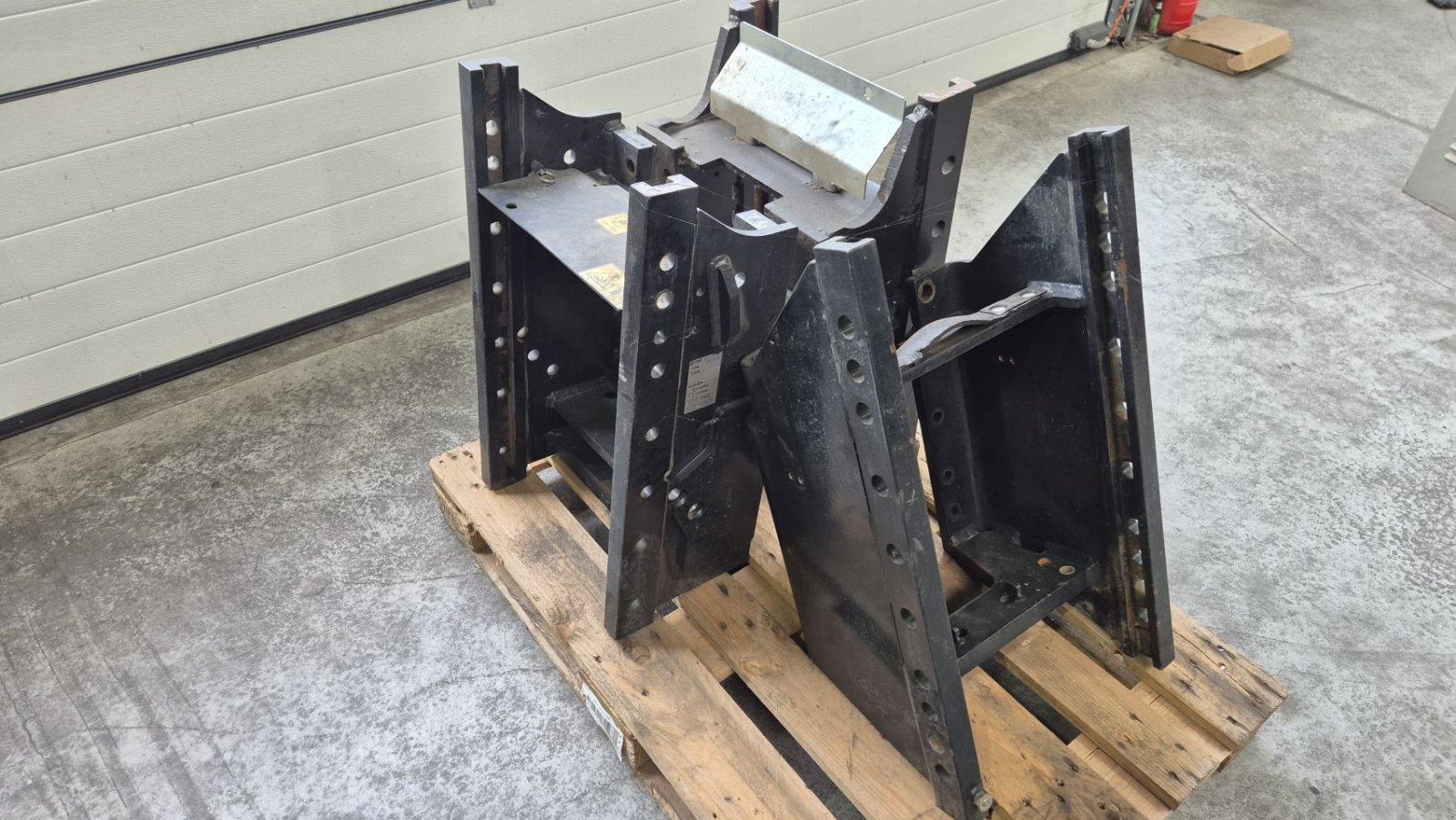 Sonstiges Traktorzubehör typu Sonstige Sauermann New Holland Case-IH CBM Scharmuller trekhaakrail, Gebrauchtmaschine v Schoonebeek (Obrázek 1)