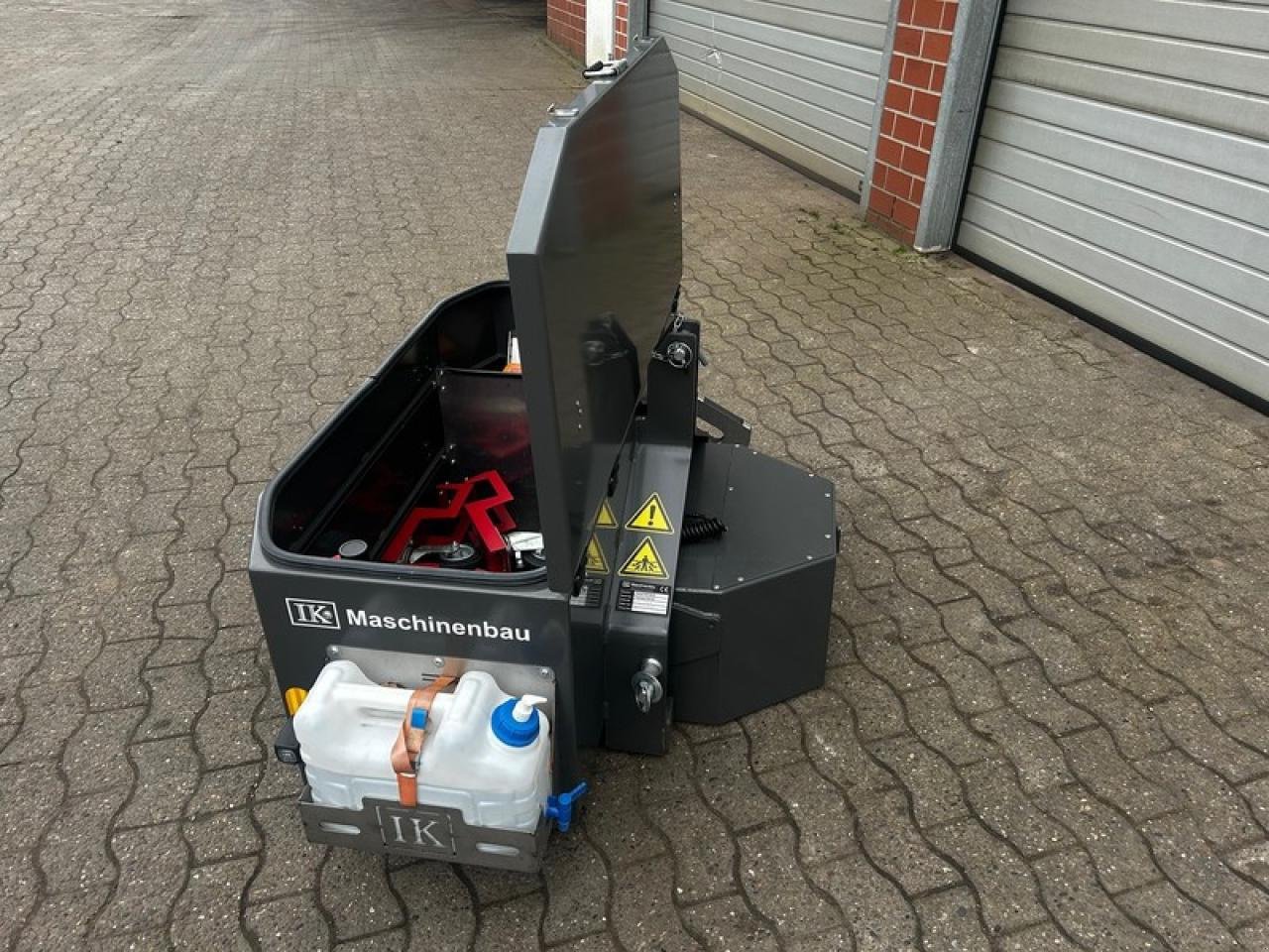 Sonstiges Traktorzubehör des Typs Sonstige TRAKTOR-BOX 130AS PROFI + ZUBEHÖR, Neumaschine in Drebber (Bild 3)